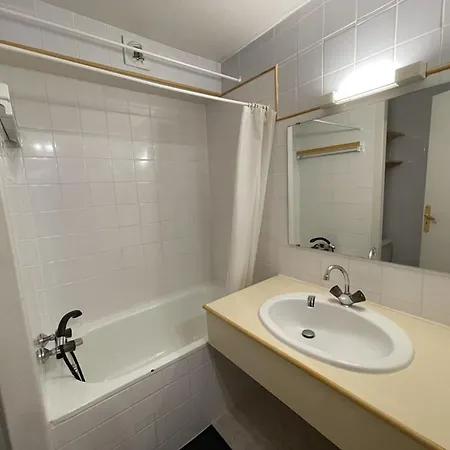 Charmant Studio Avec Balcon, Au Pied Des Pistes Et Commerces A - Fr-1-787-44 Laveissière